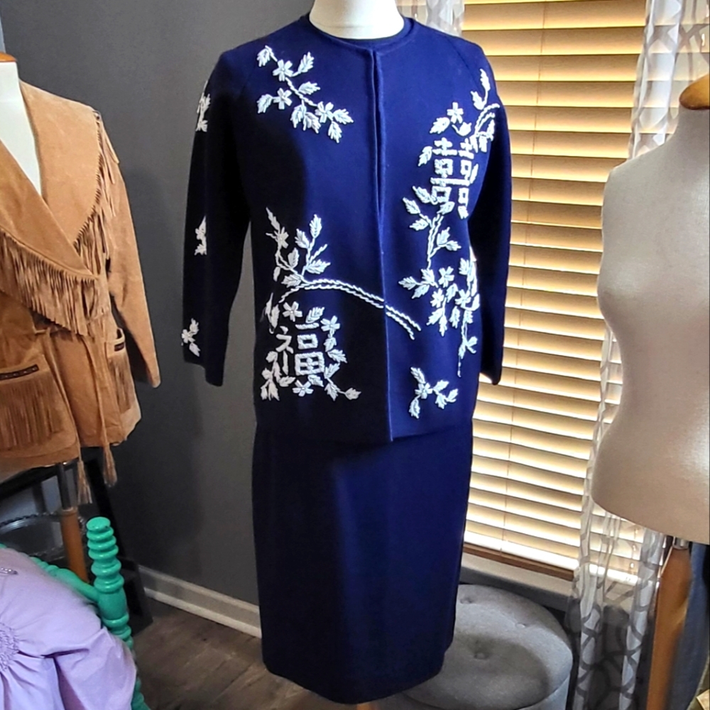 Exquisitely Chic 3-Pc Vintage Wool Knit Skirt Suit - Picture 6 of 8